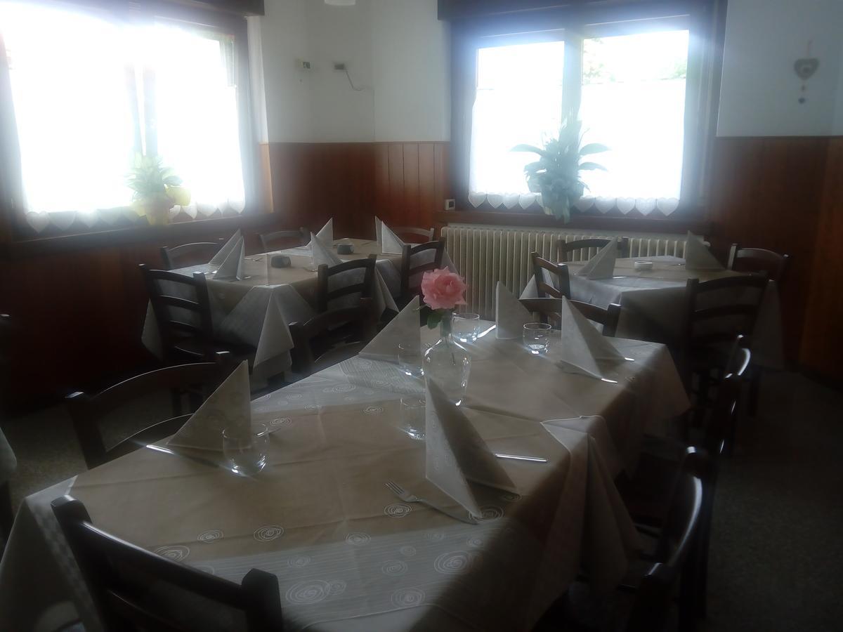 Albergo Alla Pineta Villa Santina Eksteriør bilde